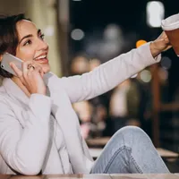 De ce să nu arunci cafeau care s-a răcit? Cum o folosești să faci prăjituri și să înviorezi plantele - Foto: Freepik