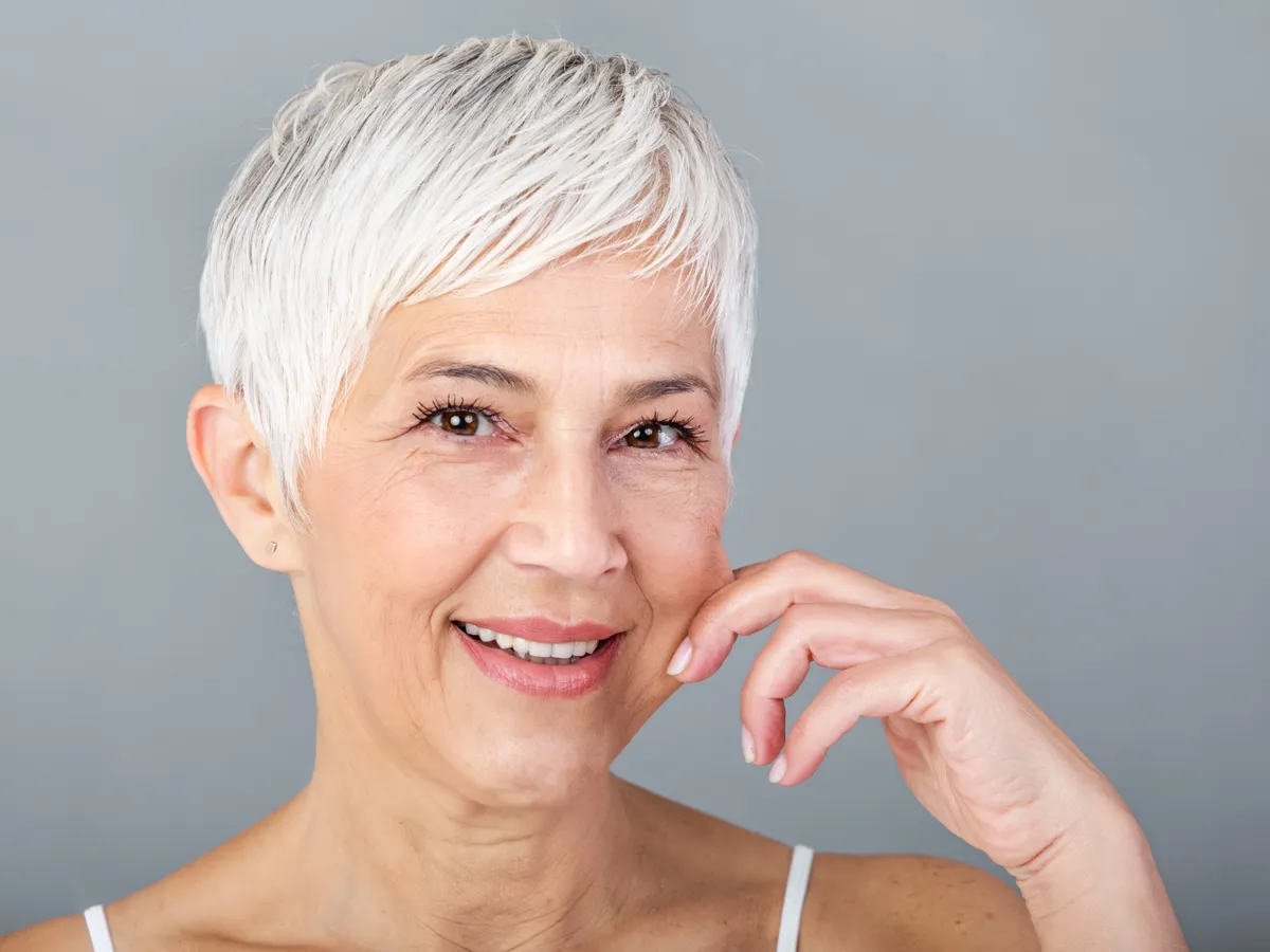 Pensionară la pensie - Foto: Freepik