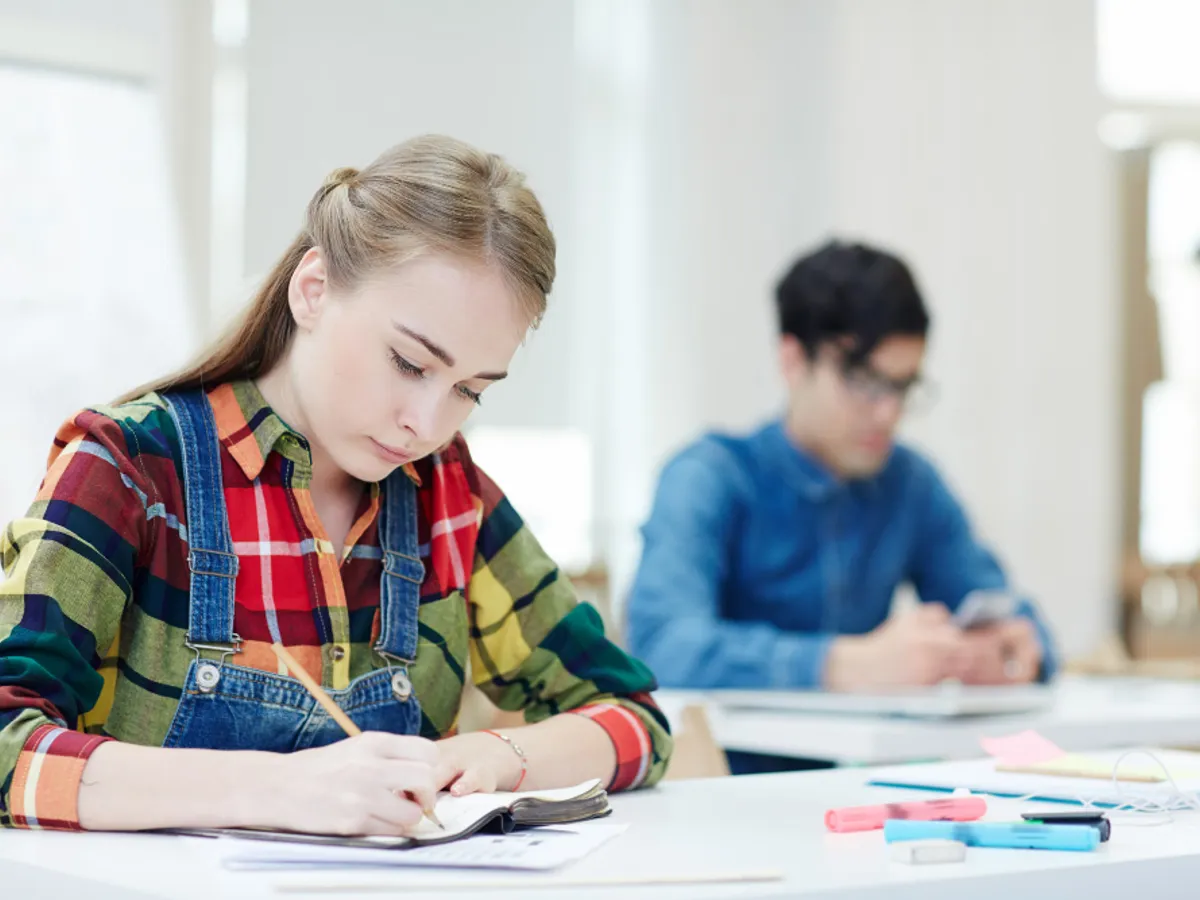 Începe Evaluarea Națională la clasa a IV-a. Elevii susțin testul la Limbă și comunicare