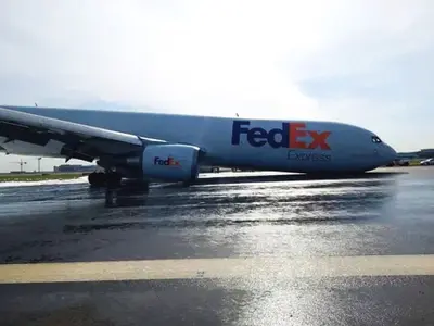 VIDEO Coborîrea dură a unui Boeing 763, la Istanbul. Şi-a pierdut trenul de aterizare - Foto: X/Nexta