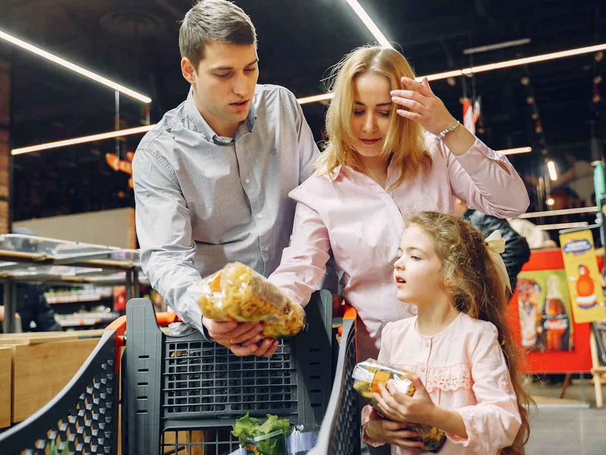 Cu cât s-au scumpit zahărul, carnea și uleiul de la începutul acestui an și până acum?