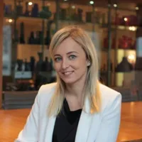 Secretele româncei de la vârful unui fond de investiții din Londra: „Liceul, foarte important” - Foto: ZDI