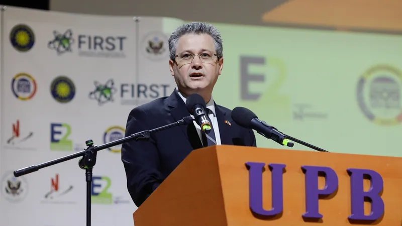 Rectorul, fără doctorat, Costoiu: 10.000€/lună din cercetare și activitate didactică. E șef la PSD - Foto: INQUAM PHOTOS / George Călin