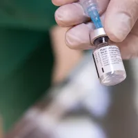 România recepţionează în luna noiembrie peste patru milioane de doze de vaccin anti-COVID Pfizer. / Foto: europafm.ro