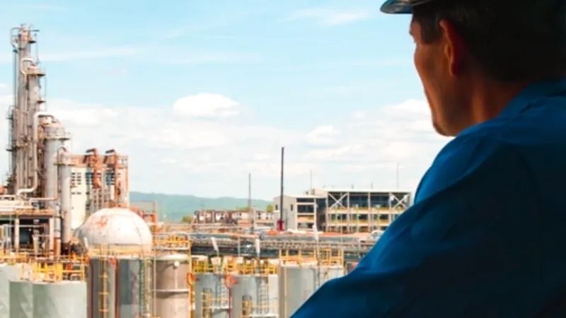 O mare companie românească nu a găsit gaz pe piață și își face o centrală proprie de energie. Foto Chimcomplex