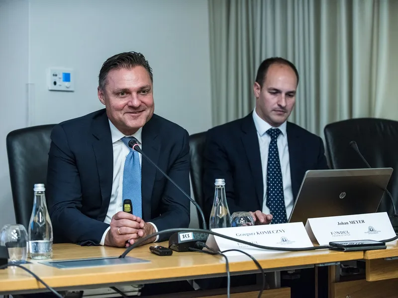 Greg Konieczny, directorul general al Franklin Templeton Investment Management (FTIML) şi managerul de Fond al FP, şi de Johan Meyer, co-director general FTIML şi co-manager de portofoliu, Fondul Proprietatea - Foto: INQUAM PHOTOS / Diana Oros