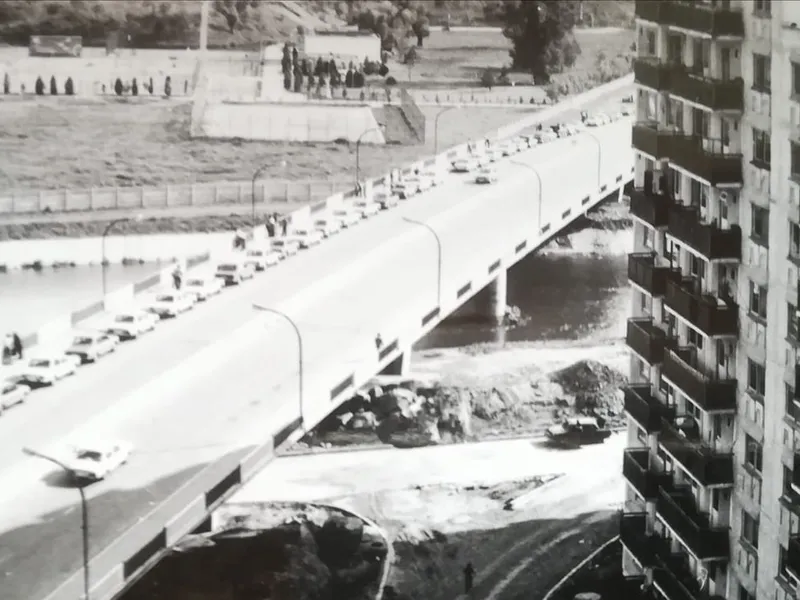Șoferi în „Epoca de Aur”: Rație de 20 litri de benzină/lună. Plecai la drum cu „bomba” în portbagaj - Foto: stiridecluj.ro