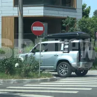 Manelistul Costi Ioniță nu dă doi bani pe regulile de circulație. Pe interzis, are SUV - fiță - Foto: spynews.ro