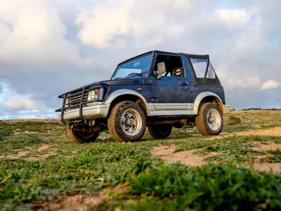 Jaguar Land Rover. Producția și vânzarea cu amănuntul, grav perturbate - Foto: Freepik/wirestock