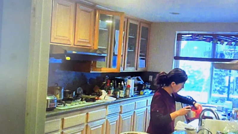 Yue Yu, dermatolog din California-Foto: captură you tube
