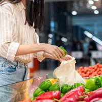 Programul magazinelor de 1 mai și de Paște. Cum vor funcționa supermarketurile și mallurile. Foto: Freepik.com (Imagine cu caracter ilustrativ)