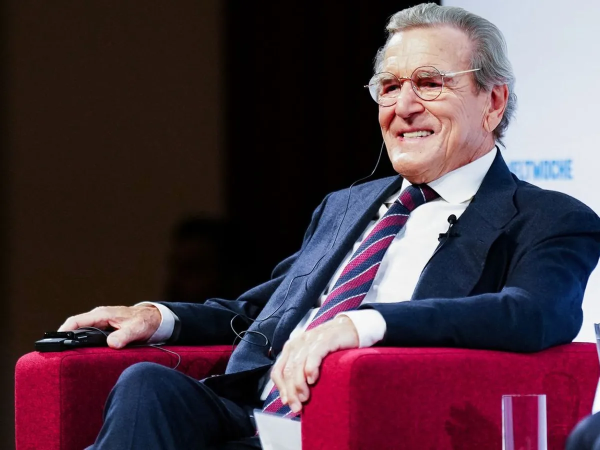 Fostul cancelar german Gerhard Schroeder participă la o masă rotundă, în Elveţia - Foto: Profimedia Images