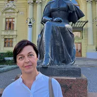 Angela Pîslar, absolventă a Facultății de Matematică, este acum meșter artizan Foto: Newsweek România