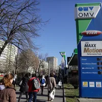 Big brother corporatist. OMV Petrom își monitorizează electronic cei 9000 de angajați ca să nu fure - Foto: INQUAM PHOTOS / Călin George