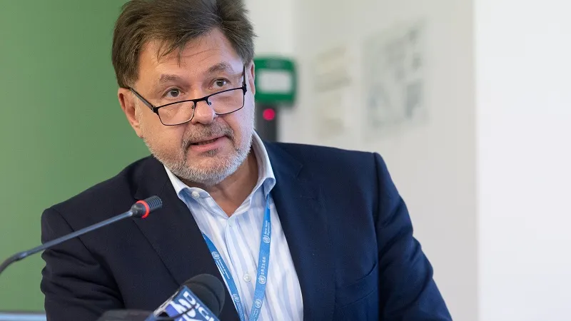 Medicul Alexandru Rafila a atras atenția că relaxarea măsurilor nu înseamnă și relaxarea măsurilor de protecție individuală. SURSA: Inquam Photos - Ilona Andrei