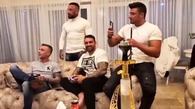 Alex Bodi și băieții / cancan.ro