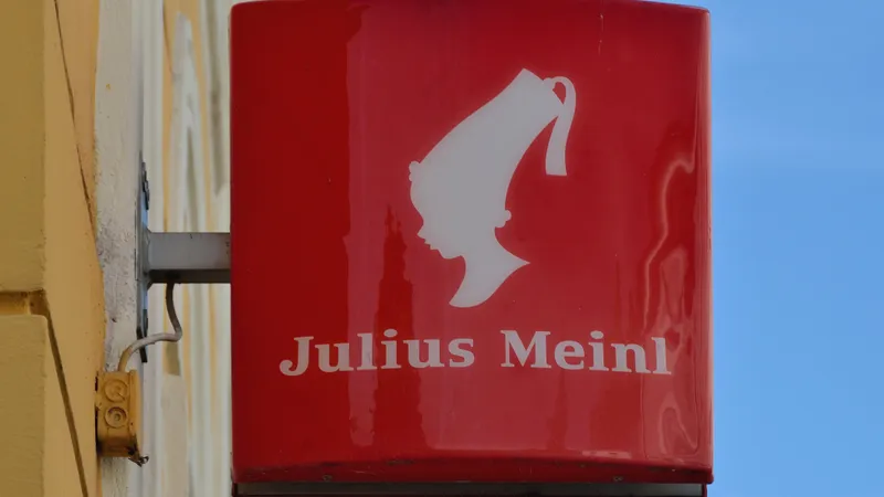 Compania de cafea Meinl renunță la „imaginea rasistă” a capului de turc cu fes/foto: wiki