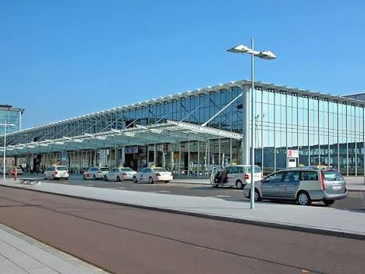 Presa germană: Serviciul rus GRU, suspectat pentru atacul hibrid de pe aeroportul din Leipzig