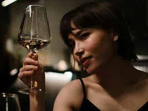 De ce au sticlele de vin 750 de grame? Motivul este unul la care nu te-ai aştepta - Foto: Pexels/cottonbro studio