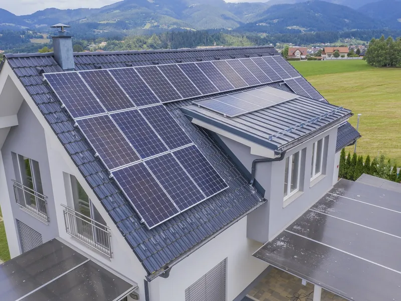 Dispozitive-spion, în panouri fotovoltaice din China - Foto: Freepik (cu rol ilustrativ)