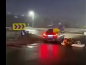 Șoferul care a făcut drift-uri cu un coșciug legat de mașină, identificat. Ce amendă a primit - Foto: captură video