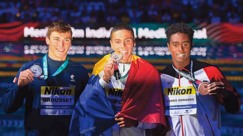David Popovici,  Maxime Grousset și Joshua Liendo Edwards (sus - de la stânga la dreapta) - Foto: INQUAM PHOTOS/ Alex Nicodim