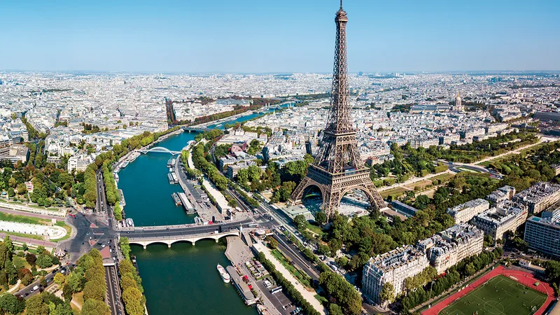 PARIS DE NEEGALAT Ceremonia de deschidere a Jocurilor Olimpice, planificată pe malul râului Sena, este așteptată să fie văzută de cel puțin 600.000 de spectatori.