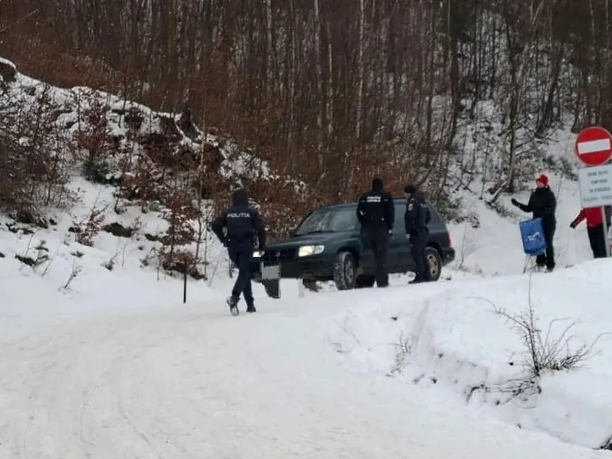 Mașina pe pâtrtir - Foto: Poliție