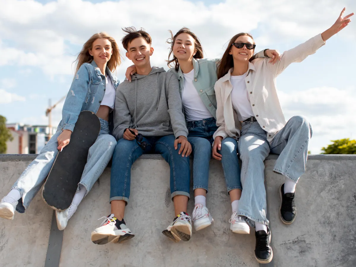 Tineri - Foto: Freepik (rol ilustrativ)