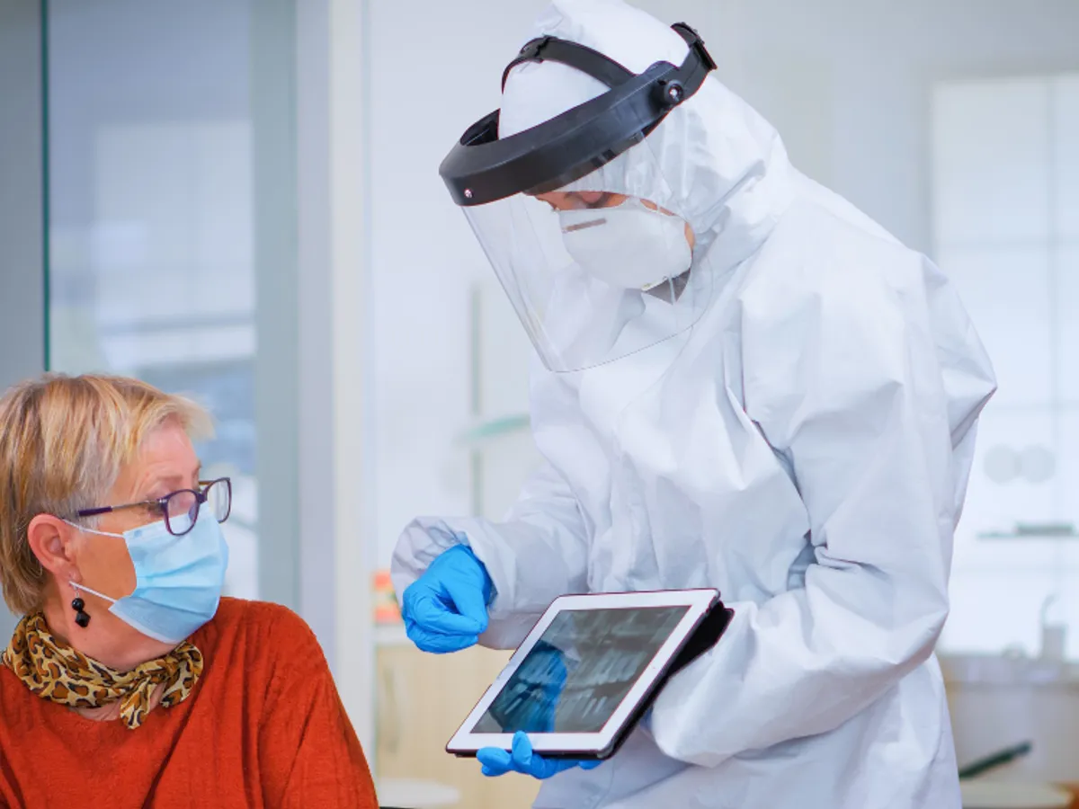 Medic și pacientă - Foto: Freepik (rol ilustrativ)