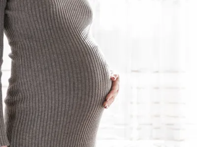 O gravidă a fost lăsată 30 ore nemâncată pentru cezariană, dar a fost trimisă acasă de medic. De ce? - Foto: Freepik (imagine cu rol ilustrativ)