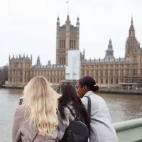 În ţara lui Shakespeare se va preda limba lui Eminescu. Se caută profesori de română în Cambridge Foto: Freepik (fotografie cu caracter ilustrativ)