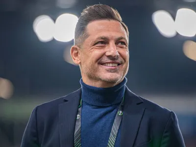 Variantă-surpriză: Mirel Rădoi, patron și antrenor! 