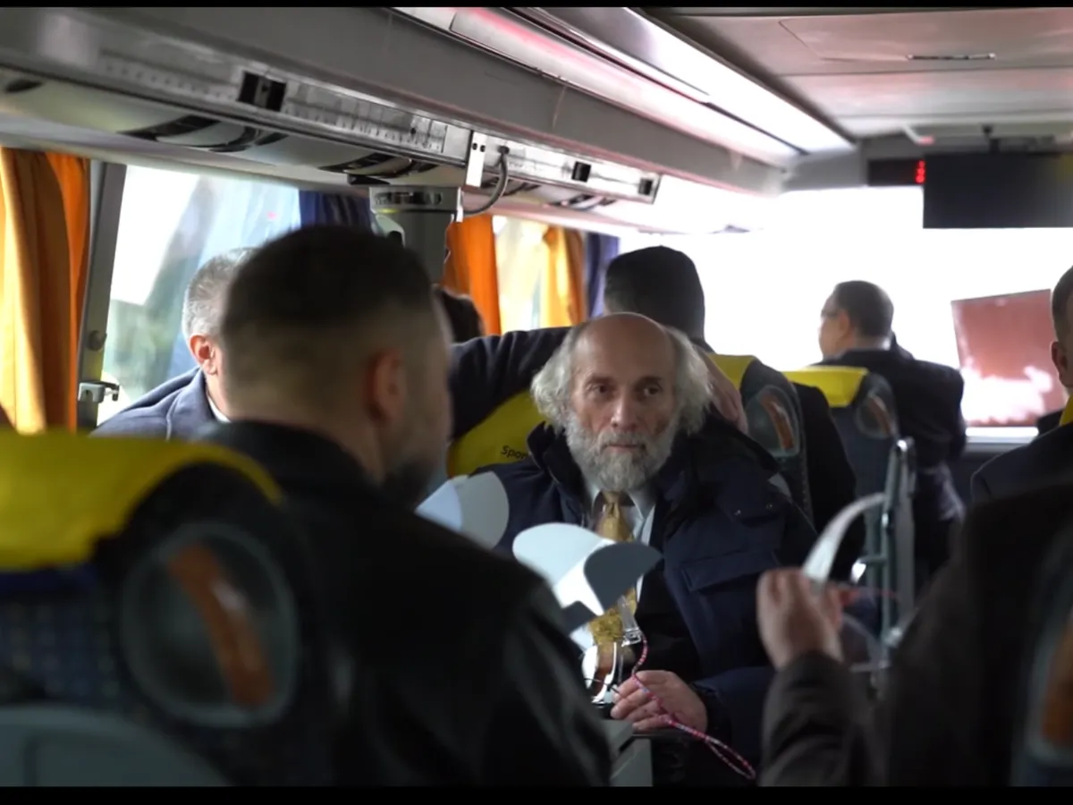 Autocarul AUR spre Parlament / FB