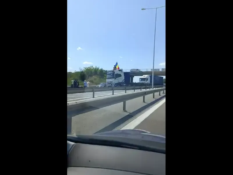 Camioanele au blocat Autostrada - Foto: Captura