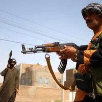 Afganistan: Sute de membri ai forțelor de securitate se predau talibanilor la Kunduz/FOTO: Aljazeera