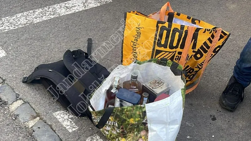 Bărbat prins cu băutură furată în valoare de 2.500 de euro. Ce a spus când a fost prins de jandarmi? - Foto: Jandarmeria /