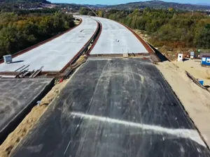 VIDEO Catastrofă evitată pe Autostrada Sibiu - Pitești. 32 de km deschiși cu un an în avans - Foto: Pro Infrastructura