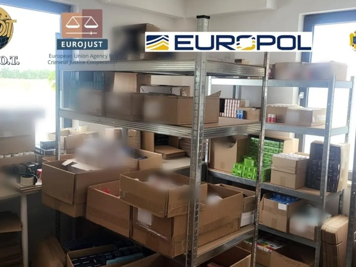 Grupare care vindea „suplimente” despre care susţinea că pot vindeca boli grave, destructurată de autorități