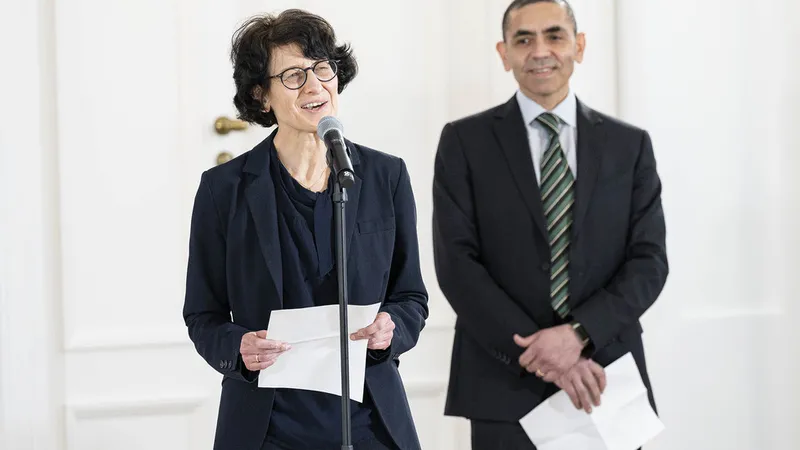 Cercetătoarea din spatele vaccinului Pfizer, Özlem Türeci și Uğur Şahin, soțul ei Foto: Bundespresident.de