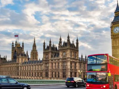 Jigniți de politicienii extremiști, românii din Londra primesc aprecieri de la primarul Sadiq Khan. Mesajul transmis prin Digi24