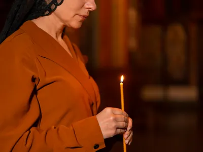 Sfânta Lumină va fi adusă sâmbătă seara de la Ierusalim și oferită delegaților eparhiilor BOR - Foto: Freepik (Imagine cu rol ilustrativ)