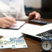 Salariu de 7.900 €/ lunar și alte beneficii. Unde trebuie să meargă românii care au această meserie? - Foto: Freepik.com (rol ilustrativ)