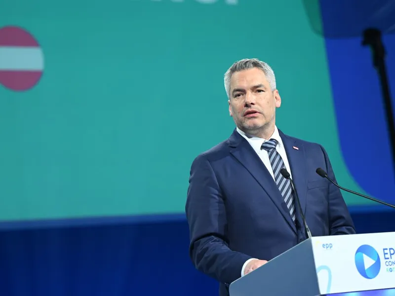 "Este o perioadă proastă pentru guverne". Cancelarul Austriei, Karl Nehammer, a găsit cauza eşecului - Foto: European People's Party, Flickr