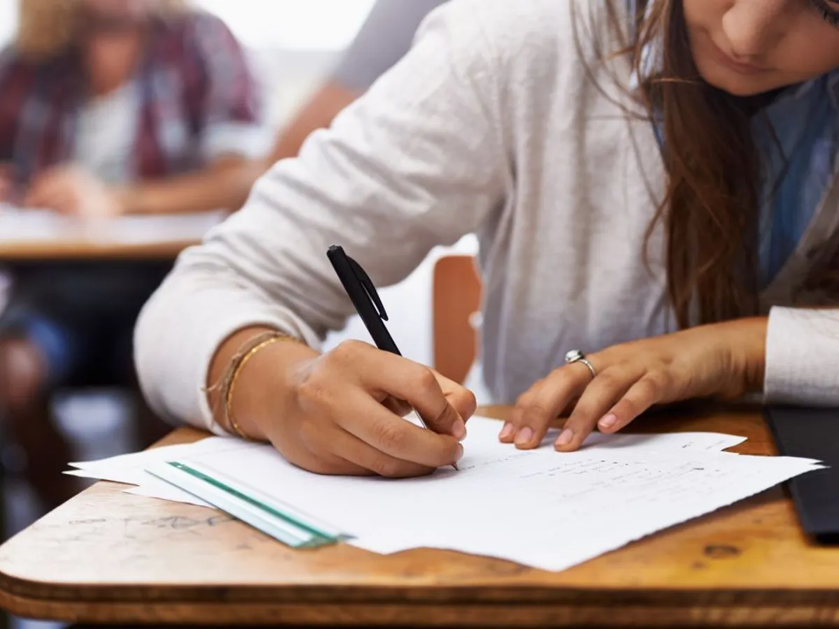 Emoții uriașe pentru elevii de clasa a VIII-a! A început simularea la Română pentru Evaluarea Națională 2026