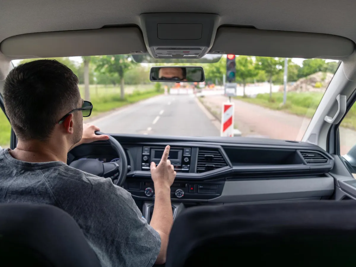 MAI propune schimbări pentru obținerea permisului auto. Dezbatere publică pe 22 aprilie la sediul Ministerului