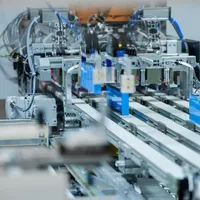 BMW începe să producă baterii în două noi locații din Germania. / Foto: BMW