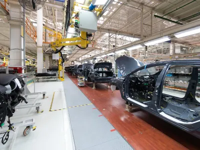 Fabrică de mașini - Foto: Freepik (rol ilustrativ)