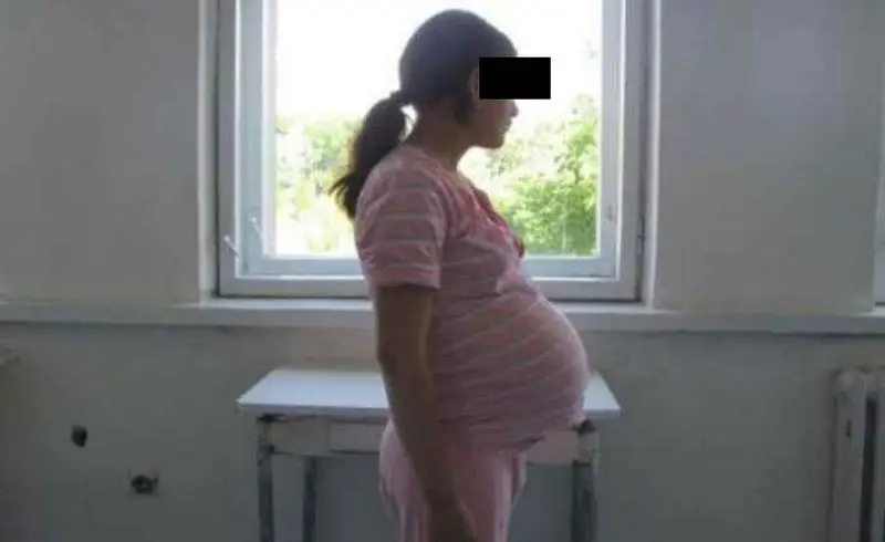 Zeci de mame de 14 ani lăsate în voia sorţii. Foto Monitorul de Botoșani