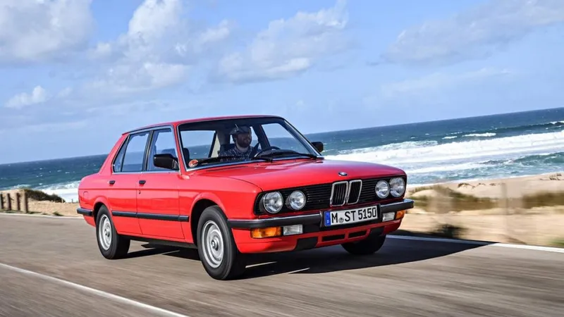În 1982, „Rechinul”, a doua generație Seria 5 a primit primul motor diesel - Foto: BMW